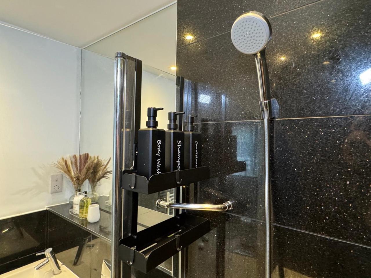 Luxury 2 Bedroom Apartment In Central Croydon With Free Parking Екстериор снимка